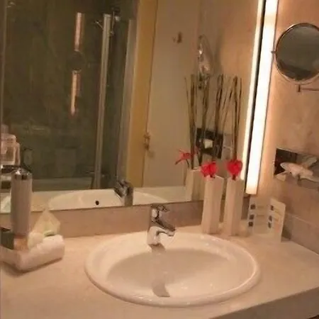 Hotel Casino 2000 - Adult Guests Only