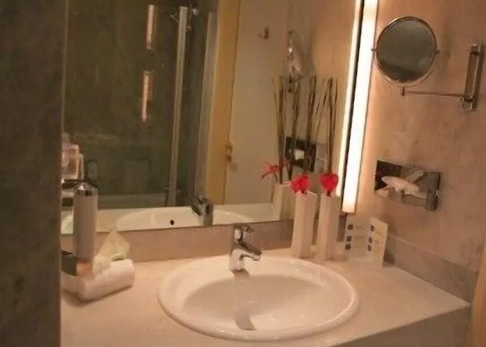 Hotel Casino 2000 - Adult Guests Only